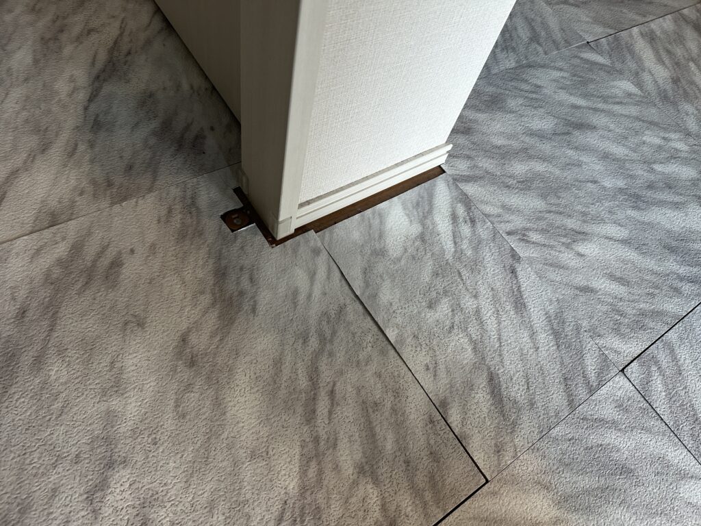 フロアタイル 失敗例